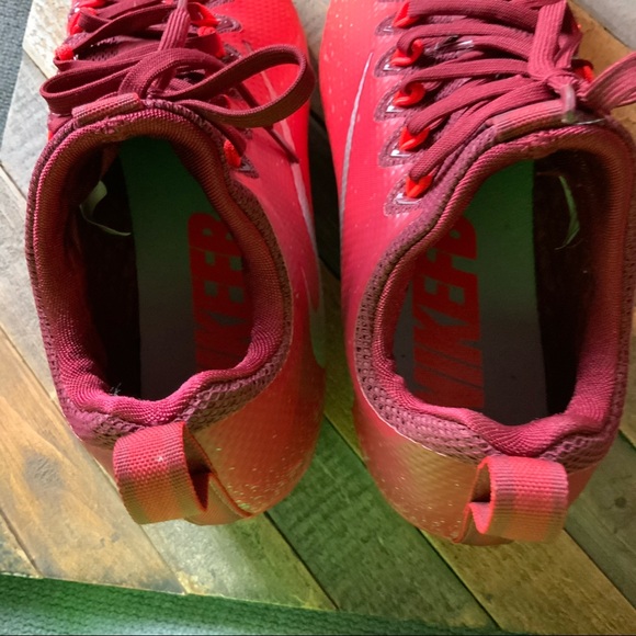 Nike Red Soccer Shoes - Picture 3 of 6